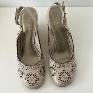 BCBG Closed toe sandals. Size 7.